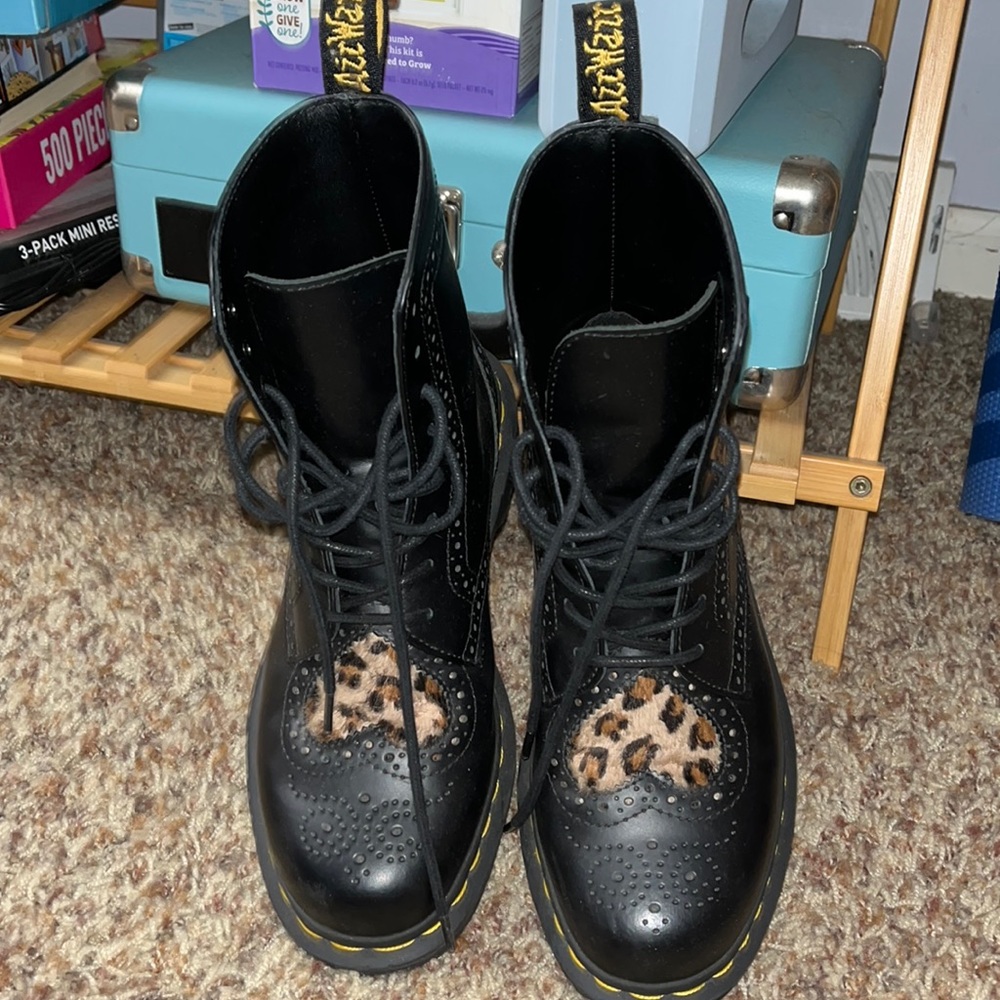 Bentley II heart dr. Martens 🐆🤎🖤